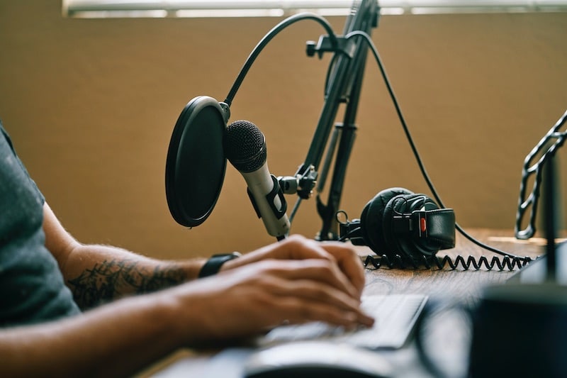 Photo of BEGINNERS’ GUIDE TO PODCASTING